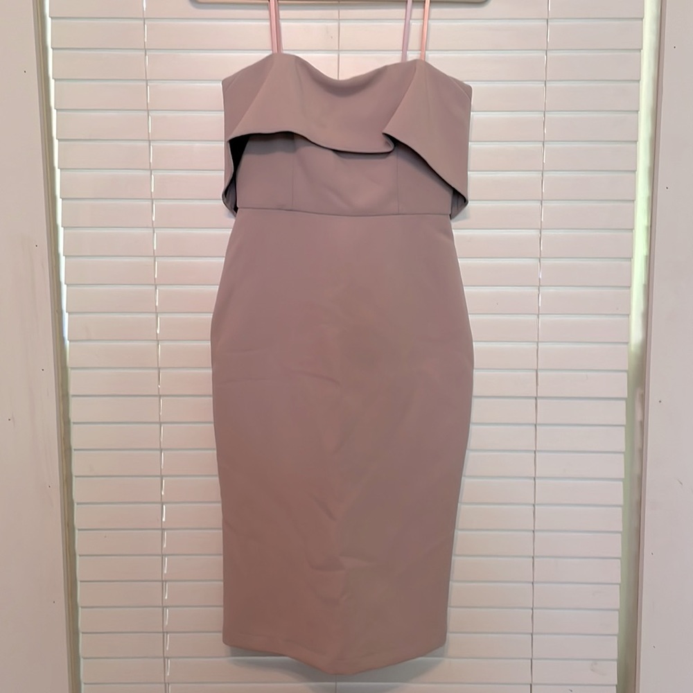 BCBG Maxazria, size 04, mauve coloring